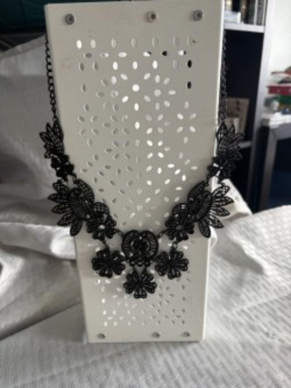 Black Lace Floral Fashion Necklace